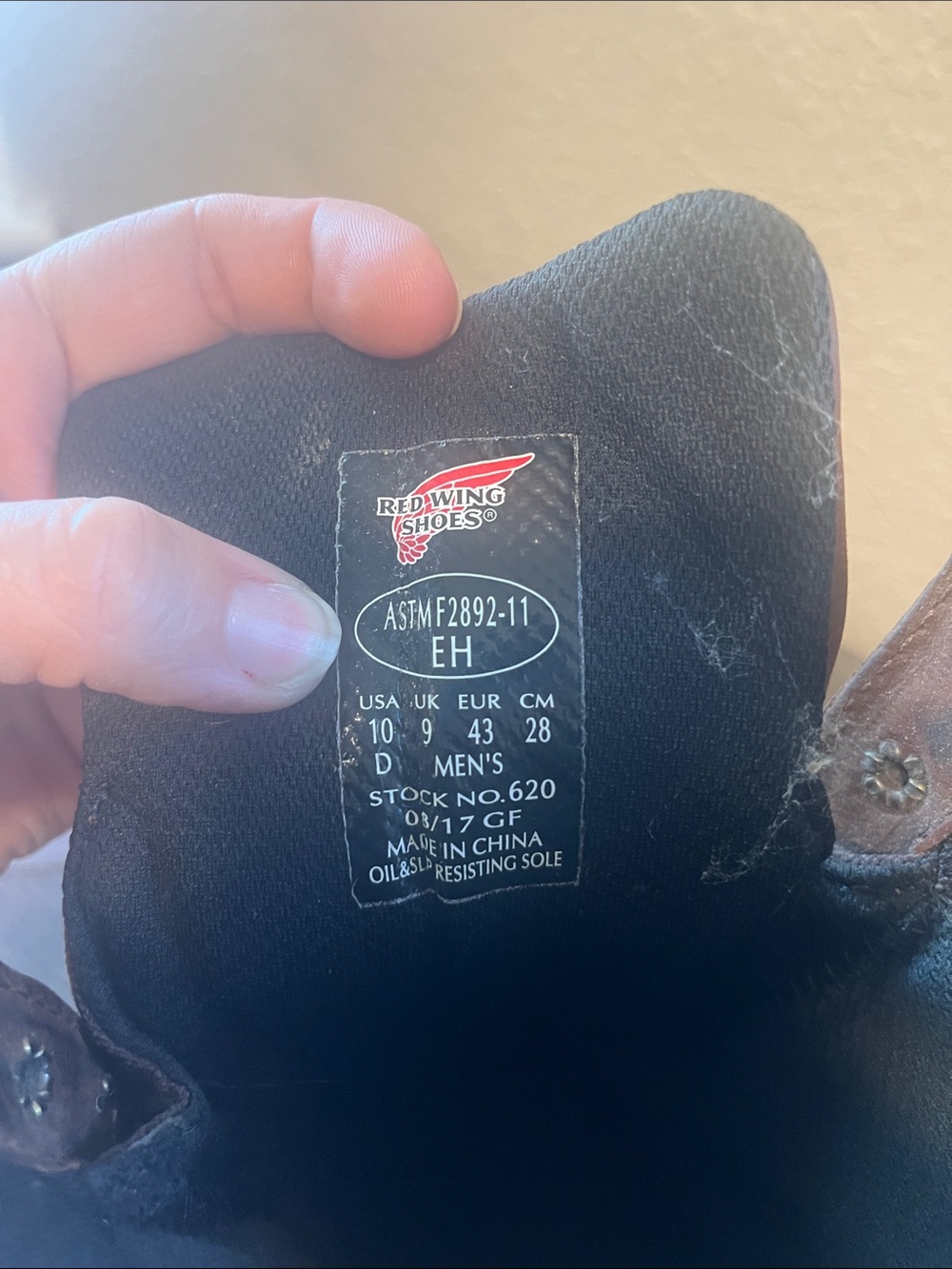 Vibram Brown Men's Outdoor Boots with Black Soles - Picture 3 of 3